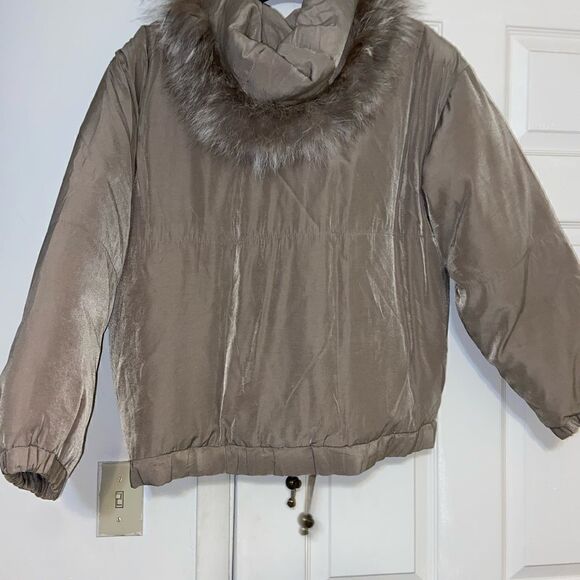 Down feather Hooded winter jacket size meduim - Picture 2 of 8